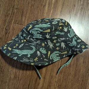 Patagonia Baby Sun Bucket Hat 18-24mo reversible green alligator print